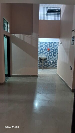 Room in 2 BHK Builder Floor at Shivaji Puram – for Rent