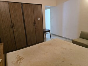 Room in 1 BHK Apartment at Koregaon Park CHS, Koregaon Park – for Rent