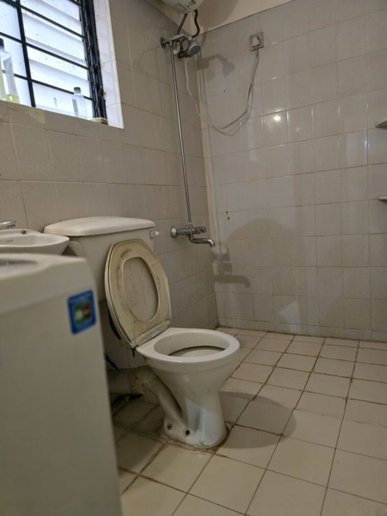 Bathroom, koregaon-park-chs 1 Bedroom 565 Sq.Ft. Apartment In Koregaon Park Pune 10788942