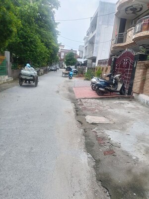 Parking in 4 BHK Independent House at Rajendra Nagar Sector 3 – for Sale