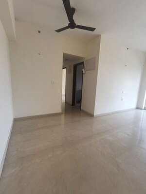 Room in 2 BHK Apartment at Lodha Primo, Parel – for Rent