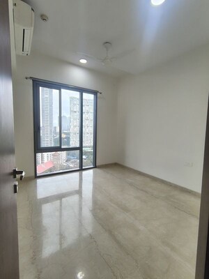 Room in 2 BHK Apartment at Piramal Mahalaxmi, Mahalaxmi – for Rent