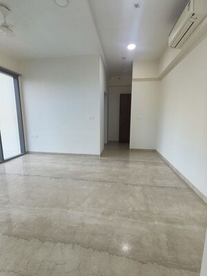 Room in 2 BHK Apartment at Piramal Mahalaxmi, Mahalaxmi – for Rent
