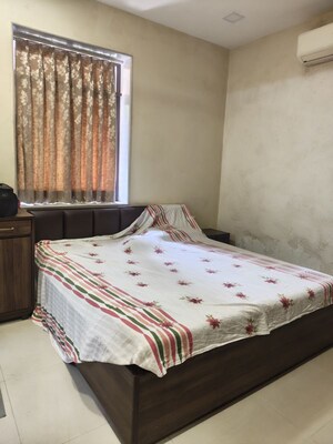 Bedroom in 2 BHK Apartment at Kangra Building, Worli – for Rent
