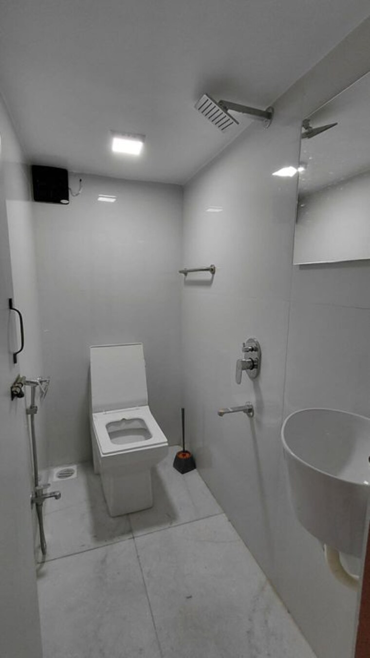 Bathroom, deepak-silverene 3 Bedroom 1250 Sq.Ft. Apartment In Bandra West Mumbai 10788972
