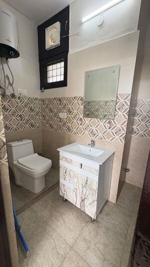 Team Area in 4 BHK Builder Floor at Sushant Lok 2, Sector 57 – for Rent