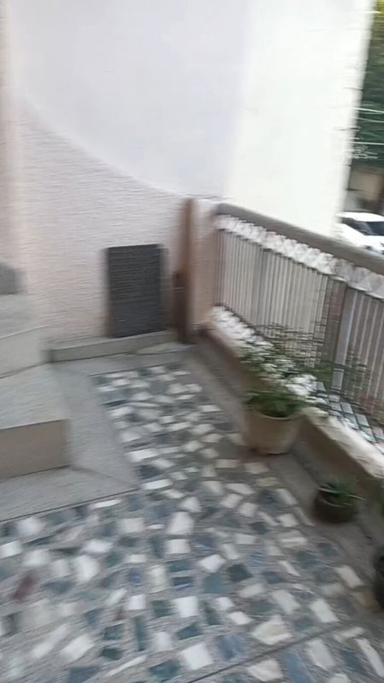 Balcony, lajpat nagar 1 RK 400 Sq.Ft. Builder Floor In Lajpat Nagar Delhi 10788996