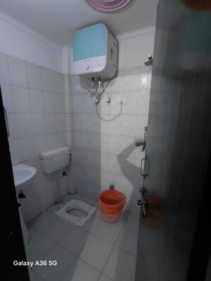 Bathroom in 2 BHK Apartment at New Colony – for Rent