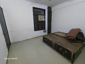 Room in 2 BHK Apartment at New Colony – for Rent