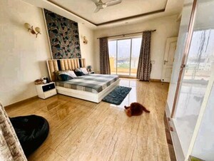 Living Room in 4 BHK Penthouse at Bestech Park View Spa, Sector 47 – for Sale