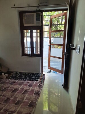 Room in 2 BHK Independent House at Sector 14 – for Rent
