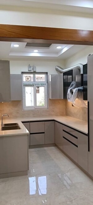Kitchen in 3 BHK Builder Floor at BPTP District, Sector 81 – for Rent