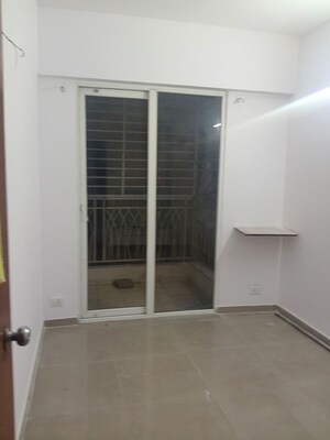 Room in 2.5 BHK Apartment at Mahagun My Woods, Sector 16c Greater Noida – for Rent