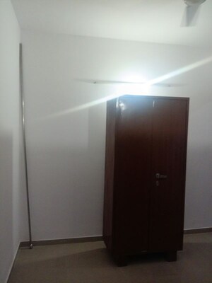 Room in 2.5 BHK Apartment at Mahagun My Woods, Sector 16c Greater Noida – for Rent