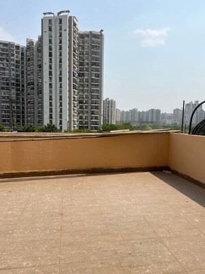 Balcony in Studio Apartment at Supertech North Eye, Sector 74 – for Rent