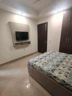 Bedroom in 1 BHK Apartment at Chattarpur – for Rent