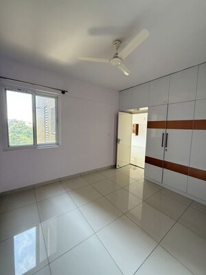 Room in 2 BHK Apartment at Salarpuria Sattva Exotic, Kogilu – for Rent