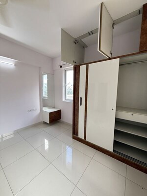 Room in 2 BHK Apartment at Salarpuria Sattva Exotic, Kogilu – for Rent