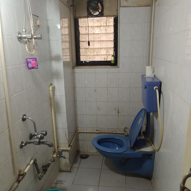 Bathroom, dadar east Commercial Office Space 768 Sq.Ft. In Dadar East Mumbai 10789143
