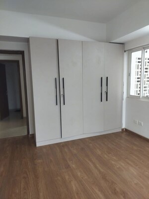 Room in 4 BHK Apartment at Godrej Air Sector 85, Sector 85 – for Rent