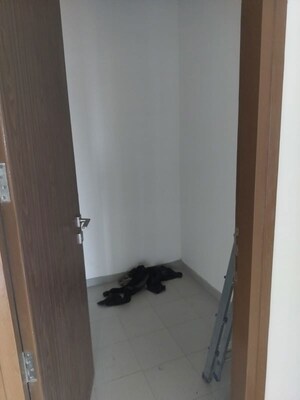 Room in 4 BHK Apartment at Godrej Air Sector 85, Sector 85 – for Rent