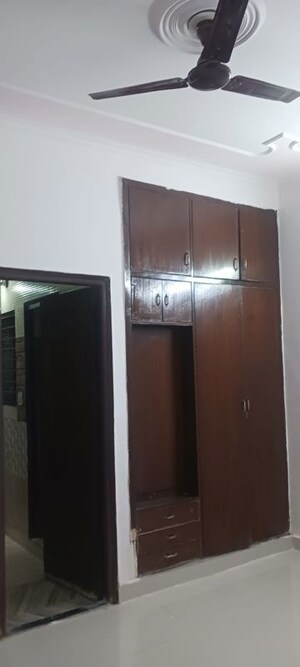 Furnished Amenities in 2.5 BHK Builder Floor at RWA Apartments Sector 45, Sector 45 – for Rent