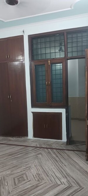 Room in 2.5 BHK Builder Floor at RWA Apartments Sector 45, Sector 45 – for Rent