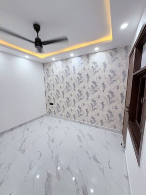 Furnished Amenities in 3 BHK Builder Floor at Khirki Extension – for Sale