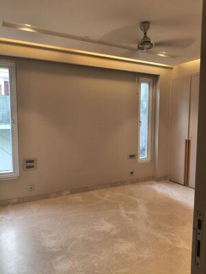 Room in 2 BHK Builder Floor at Green Park – for Rent