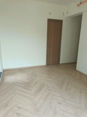Room in 3 BHK Apartment at Vartak Nagar – for Rent