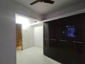 Room in 3 BHK Apartment at Cosmos Regency Kavesar, Kavesar – for Rent