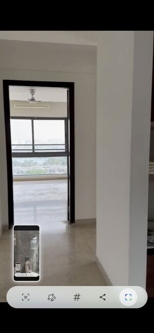 Room in 3 BHK Apartment at Siddhivinayak Apartment Bandra West, Bandra West – for Rent