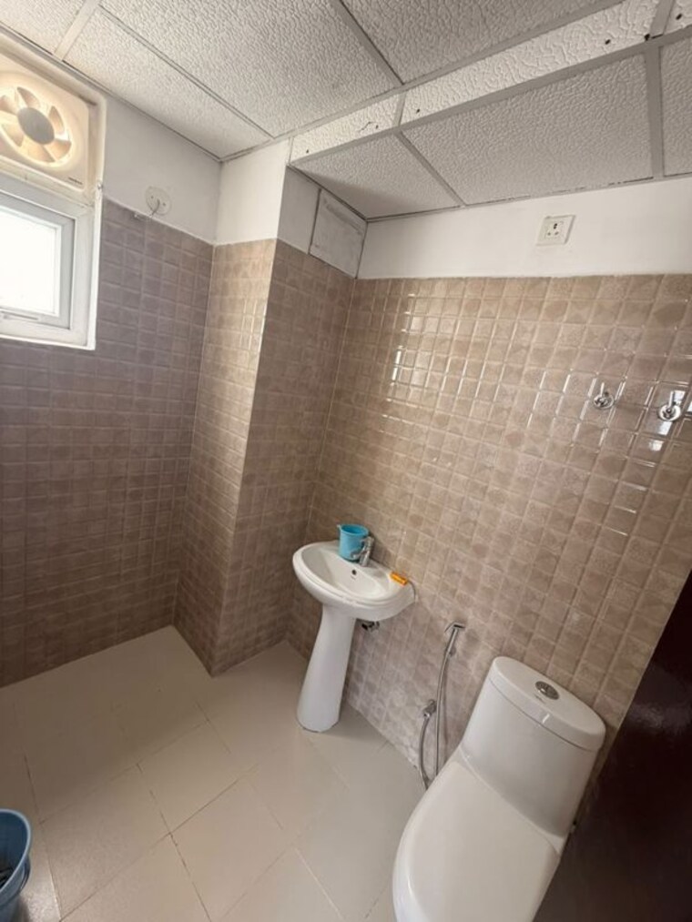 Bathroom, ganga-apartments-gomti-nagar 2 Bedroom 1300 Sq.Ft. Apartment In Gomti Nagar Lucknow 10789217