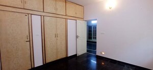 Room in 4 BHK Independent House at Dollars Colony – for Rent