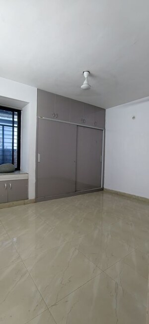 Room in 2 BHK Apartment at Kankarbagh – for Rent