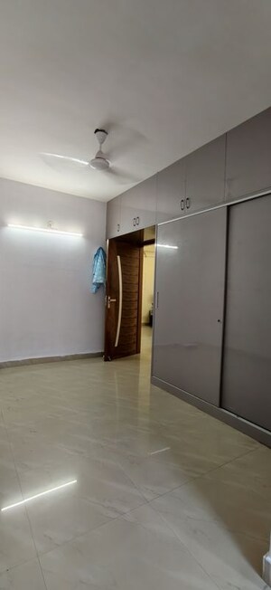 Room in 2 BHK Apartment at Kankarbagh – for Rent
