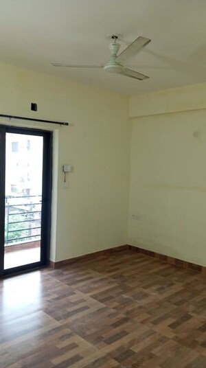 Room in 3 BHK Apartment at Kadamba Plateau – for Rent