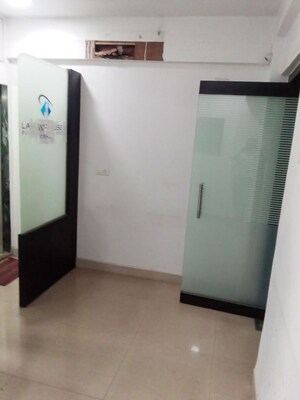 Room in  Office Space at Mulund West – for Rent