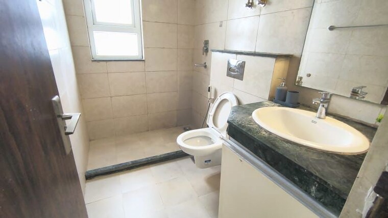 Bathroom, bptp-spacio 4 Bedroom 1865 Sq.Ft. Apartment In Sector 37d Gurgaon 10789273