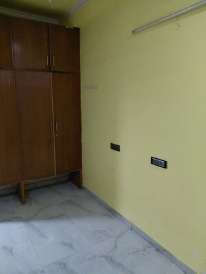 2 BHK Builder Floor For Rent in Alakapuri
