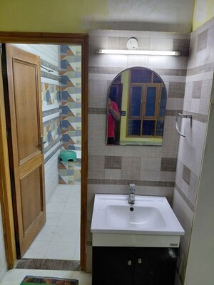 Bathroom in 2 BHK Builder Floor at Alakapuri – for Rent