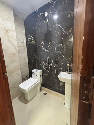 Attached Bathroom in 2 BHK Builder Floor at Mansa Ram Park – for Rent