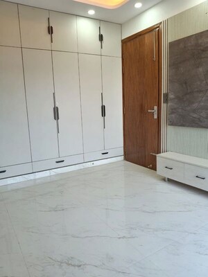 Room in 3 BHK Builder Floor at Sector 84 – for Sale