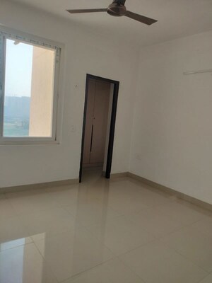 Room in 4 BHK Apartment at AVS Orchard, Sector 77 – for Rent