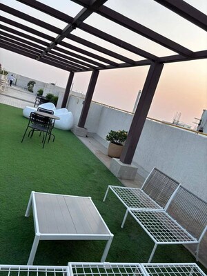 Team Area in 2 BHK Apartment at Dn Nagar – for Rent