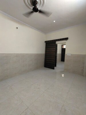 Room in 1 BHK Independent House at Sarita Vihar – for Rent