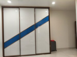 Room in 4 BHK Apartment at Prestige Beverly Hills, Kokapet – for Rent