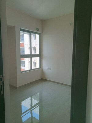 1 BHK Apartment For Rent in Lodha Splendora, Ghodbunder Road