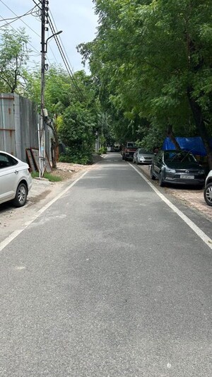 Parking in 6 BHK Independent House at Sector 35 – for Sale