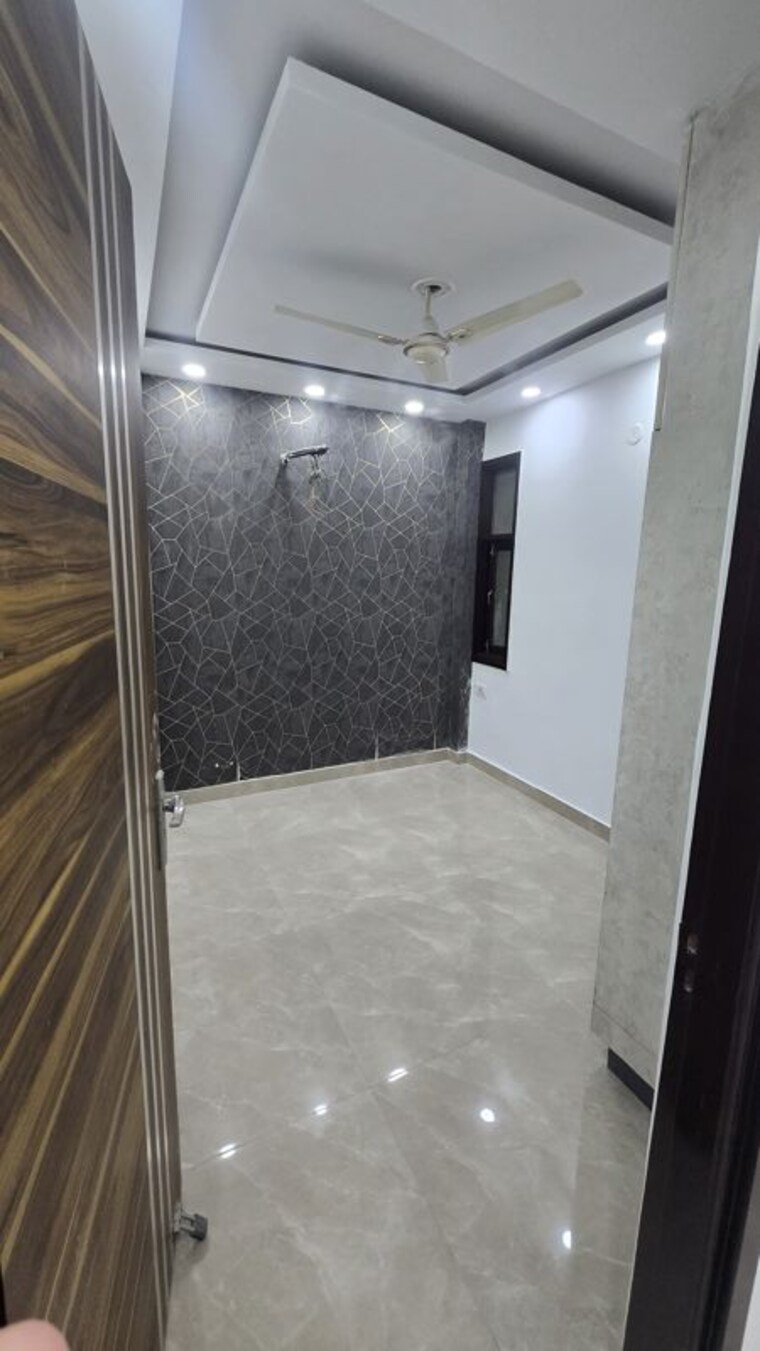 Bathroom, uttam nagar 2 Bedroom 60 Sq.Yd. Builder Floor In Uttam Nagar Delhi 10789409